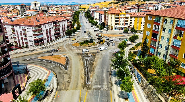 Çöşnük Mahallesi Eşref Bitlis Caddesi üzerinde Akıllı Kavşak yapılıyor